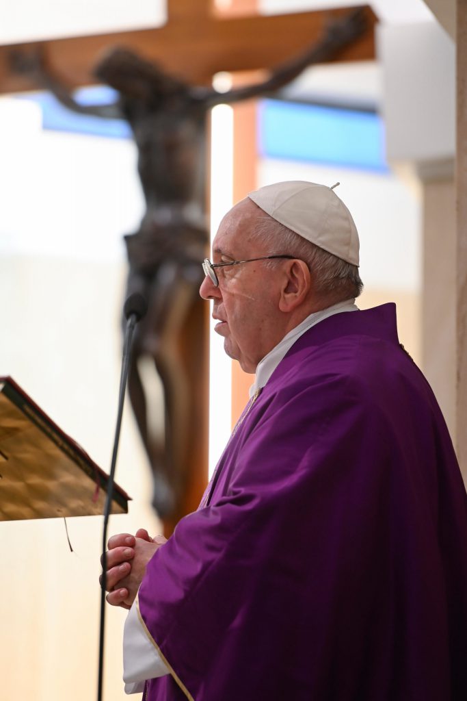 SainteMarthe "Dieu agit toujours dans la simplicité" (Traduction